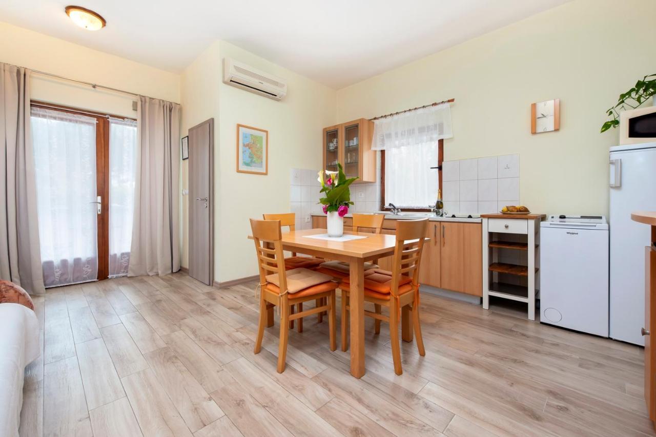 Apartments Sandra Rovinj Exterior foto