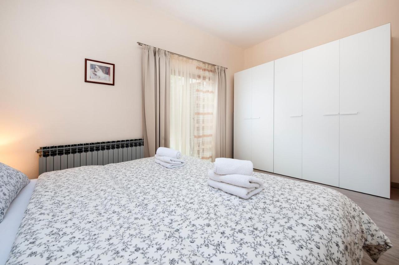 Apartments Sandra Rovinj Exterior foto