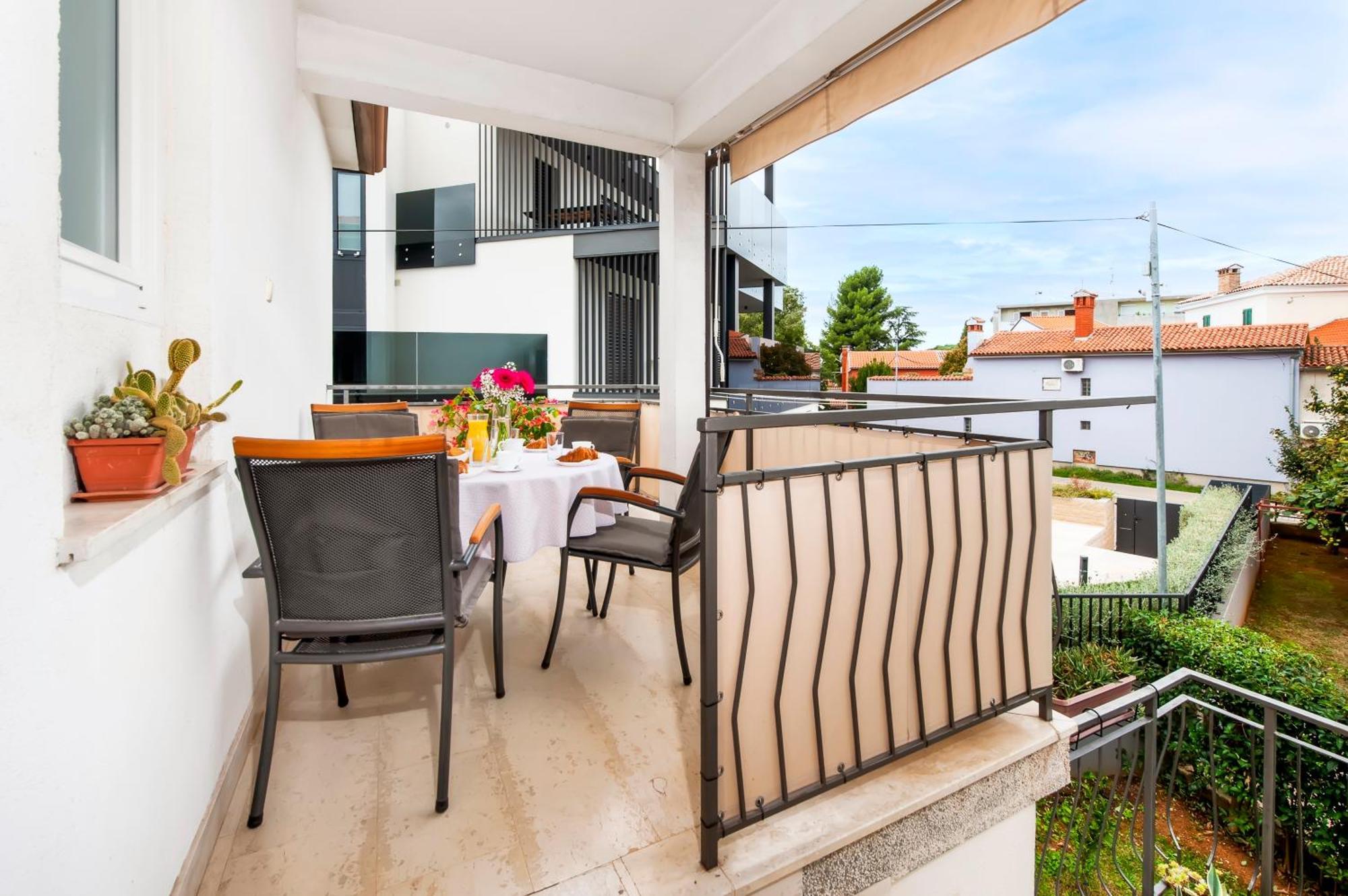 Apartments Sandra Rovinj Exterior foto