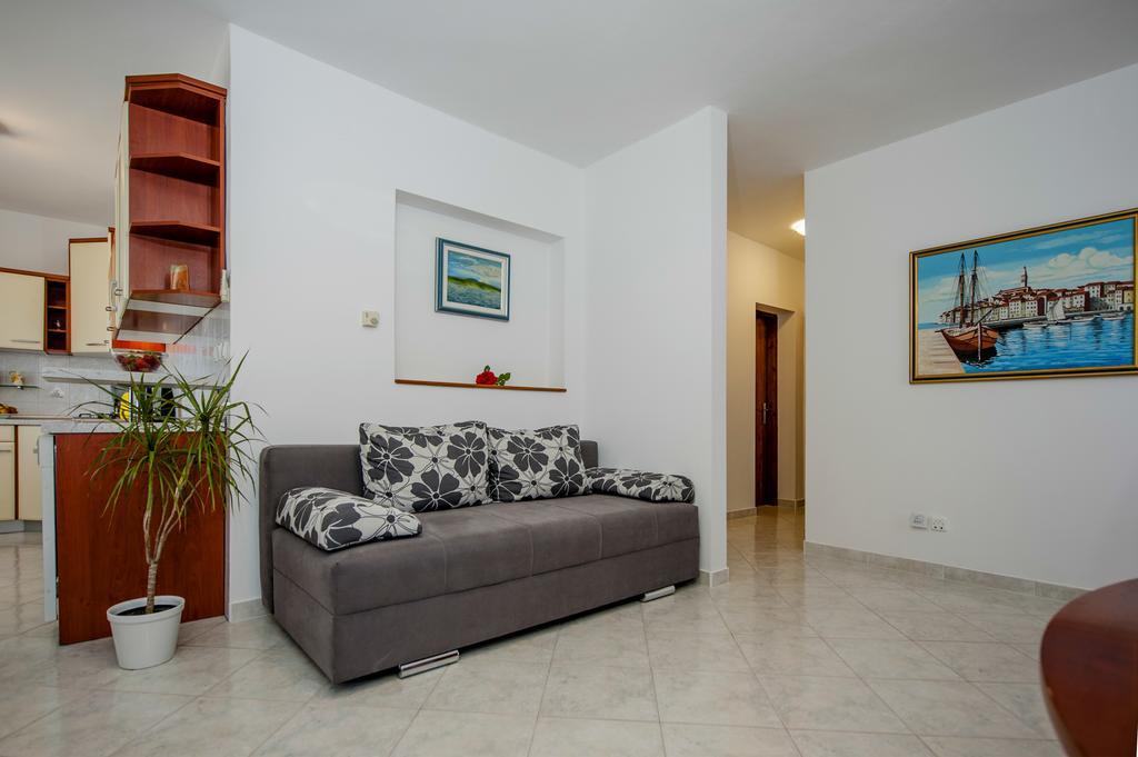 Apartments Sandra Rovinj Exterior foto